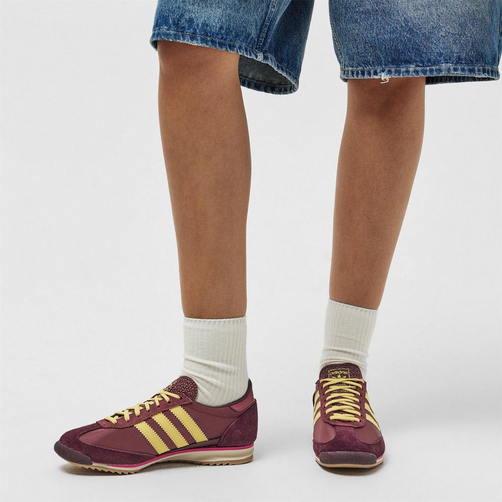 adidas Originals Sl72 shoes, classic casual footwear with white and blue design, featuring suede and canvas materials.