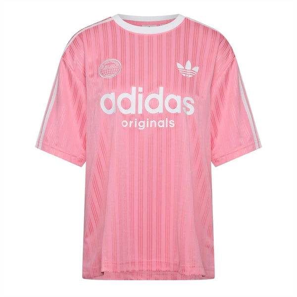 Black adidas Originals T-shirt with classic logo print, short sleeves, and crew neck, made of soft cotton fabric.